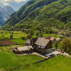 Farma Bujtina Polia, Theth